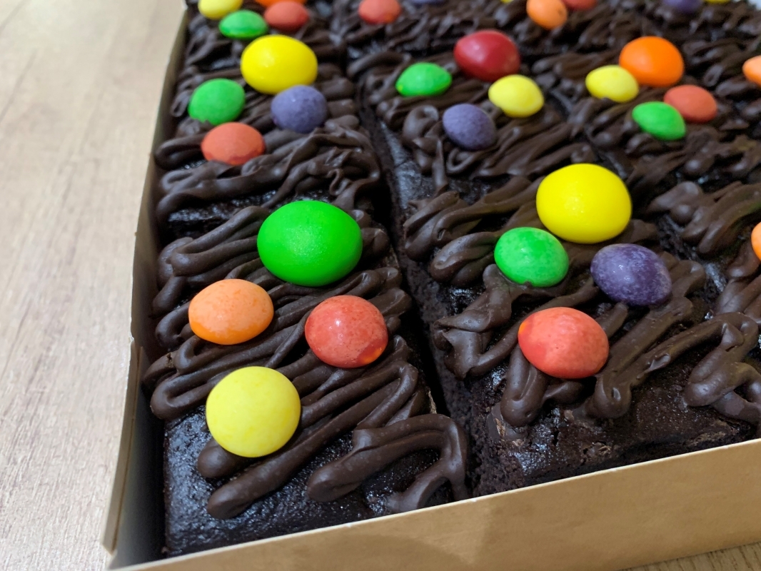 allergy-friendly-brownies-with-fruit-skittles-january-2024-4.jpg