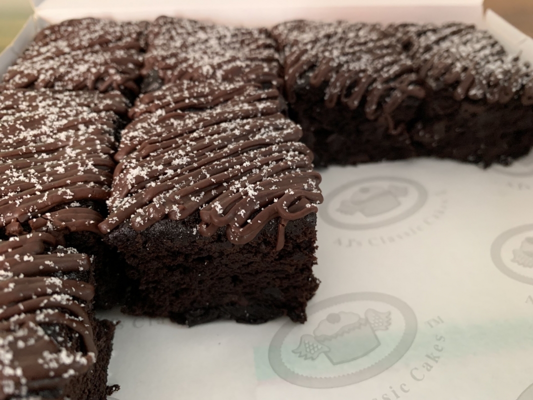 allergy-friendly-chocolate-fudge-brownies-with-chocolate-ganache-drizzle-august-2024-6-001.jpg
