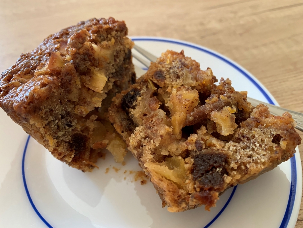 apple-apricot-muffin-cut-in-half-july-2021-vegan-and-gluten-free-.jpg