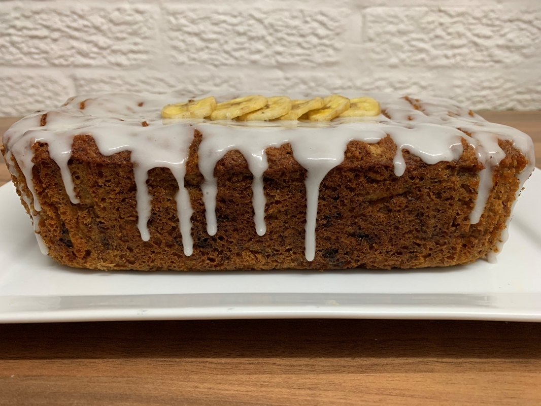 banana-loaf-with-lemon-icing-and-banana-chips-november-2022-10.jpg