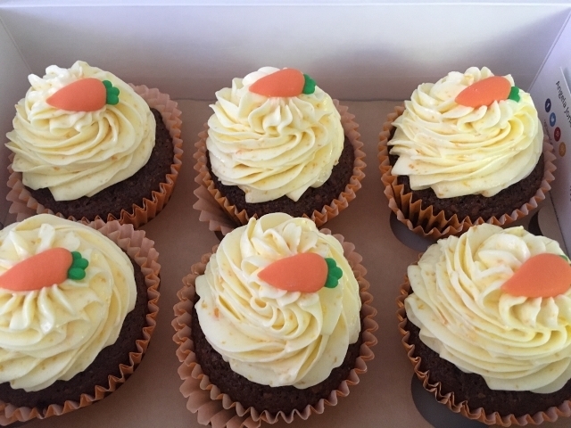carrot-orange-cupcakes-with-orange-buttercream-and-edible-carrot-decoration-7.jpg