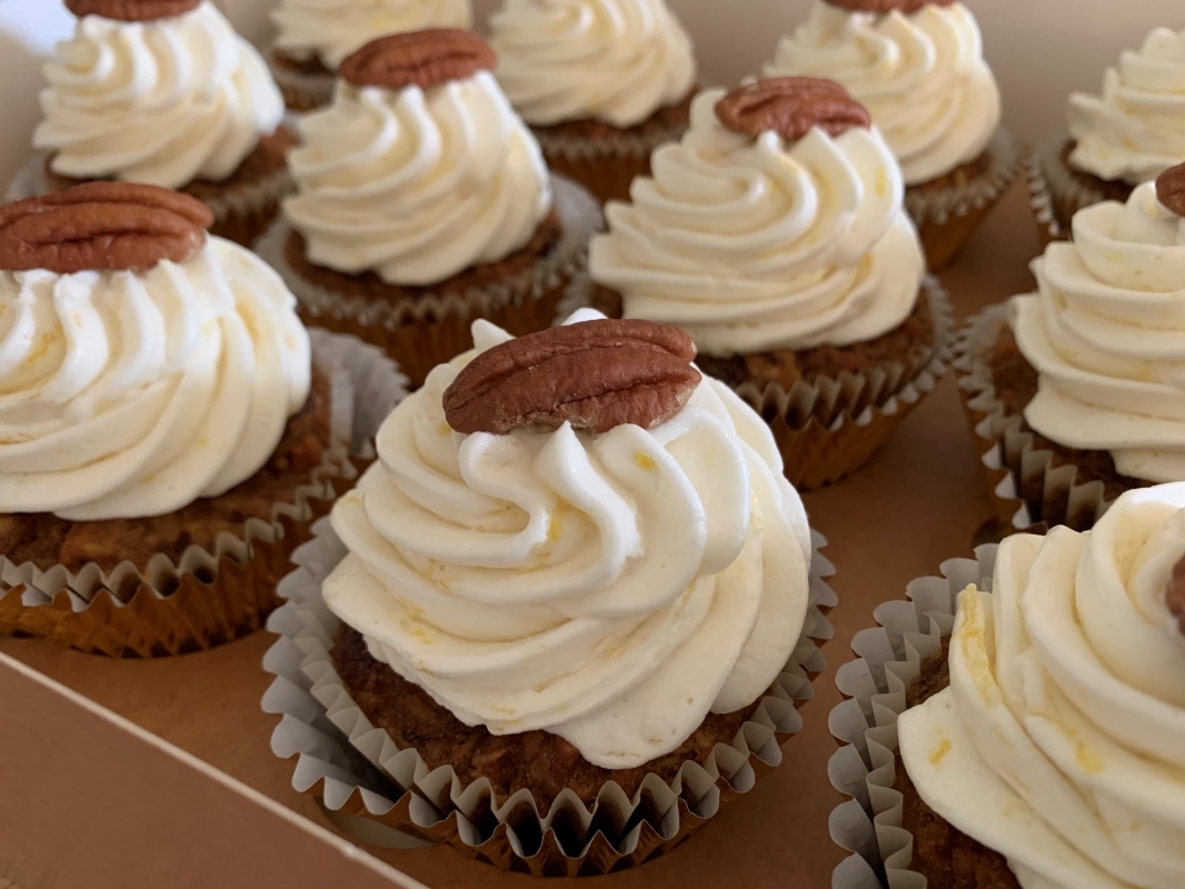 carrot-orange-cupcakes-with-pecan-nut-july-2201.jpg