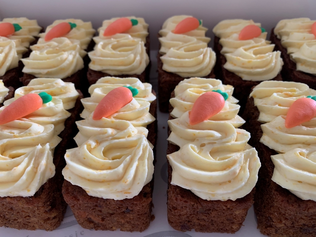 carrot-orange-mini-loaves-in-gift-box-november-2021.jpg