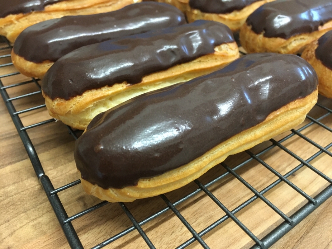 chocolate-eclairs-with-caramel-cream-and-chocolate-fondant-icing-september-2020-2.jpg