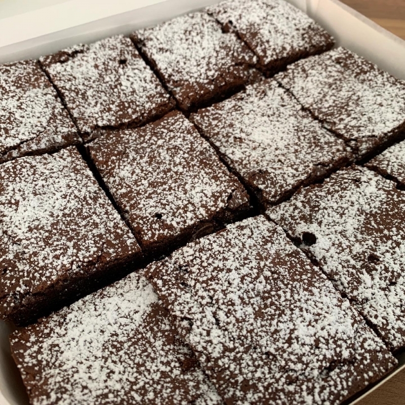 chocolate-fudge-brownies-batch-of-12-in-a-box-may-2021.jpg