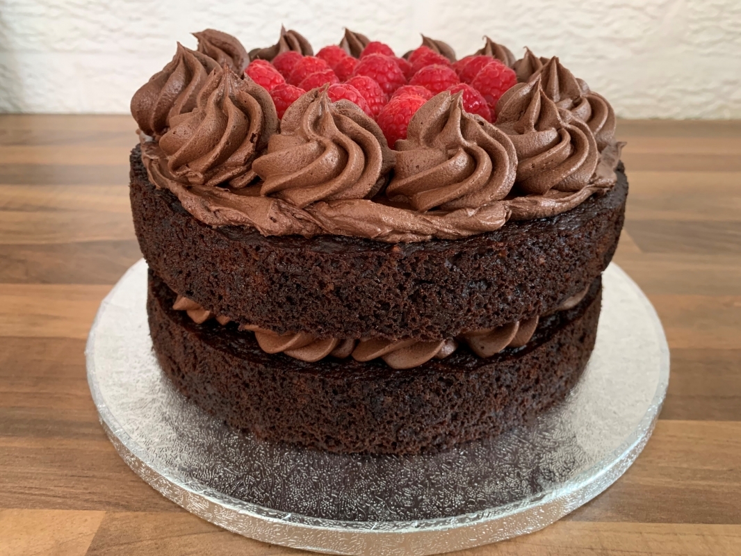 chocolate-heaven-celebration-cake-8-inch-april-2021-4-001.jpg