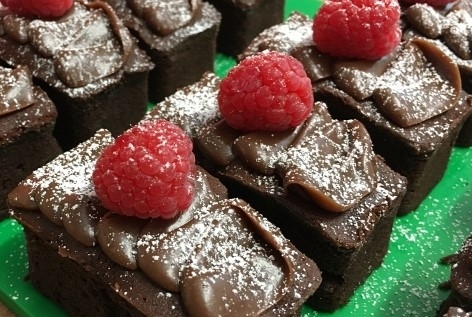 chocolate-mini-loaves-with-chocolate-ganache-raspberry-2-2-.jpg