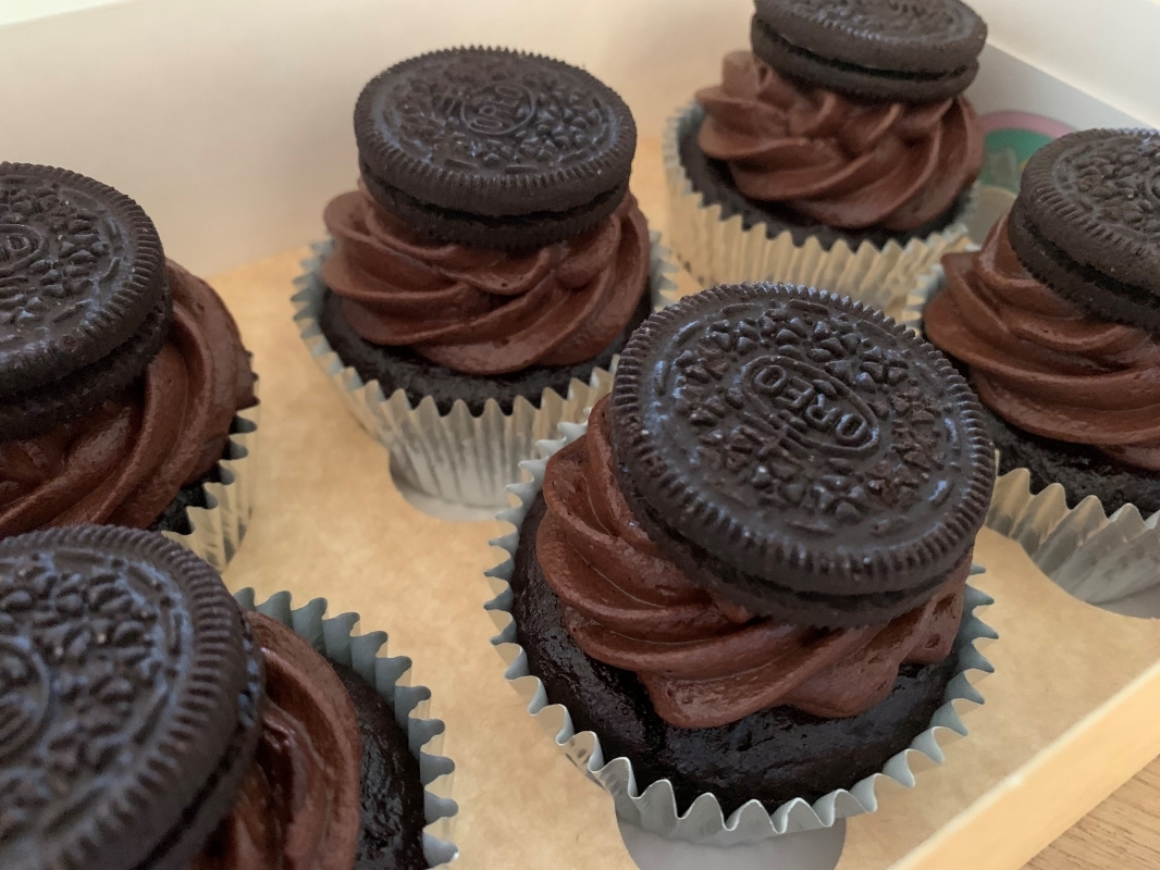 chocolate-oreo-cupcake-vegan-gluten-free-august-2022-4.jpg