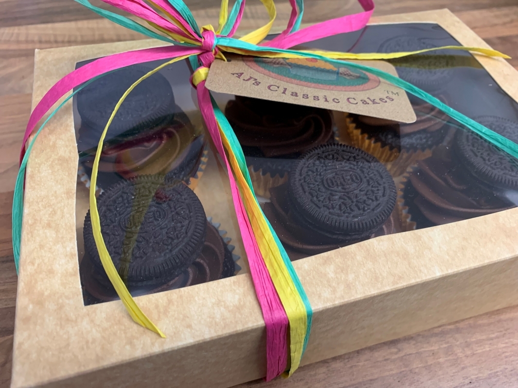 chocolate-oreo-cupcakes-gift-wrapped-june-2023.jpg