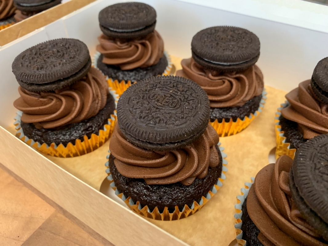 chocolate-oreo-cupcakes-june-2023-3.jpg