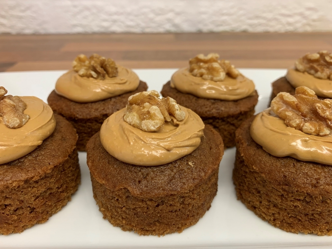 coffee-mini-sponge-cakes-with-fondant-icing-and-walnut-half-vegan-gluten-free-june-2021-001.jpg