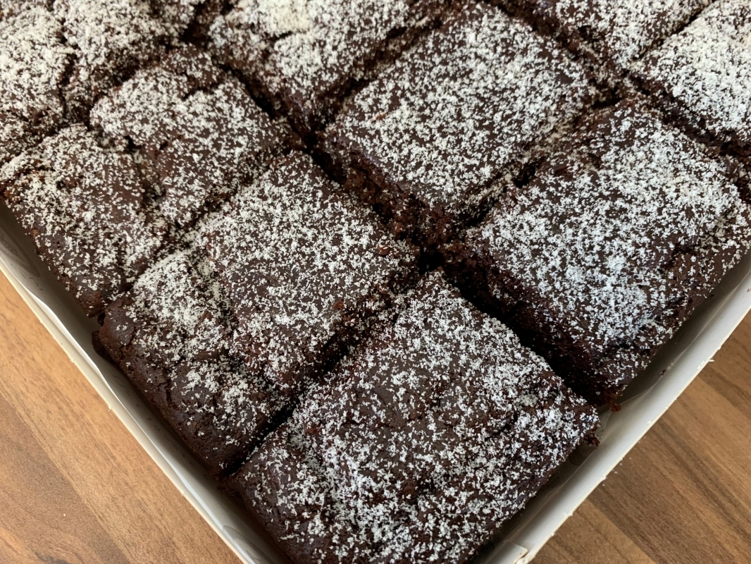 dark-chocolate-fudge-brownies-in-gift-box-vegan-and-gluten-free-may-2022.jpg