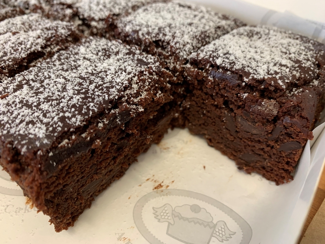 dark-chocolate-fudge-brownies-in-gift-box-vegan-gluten-free-may-2022-3.jpg