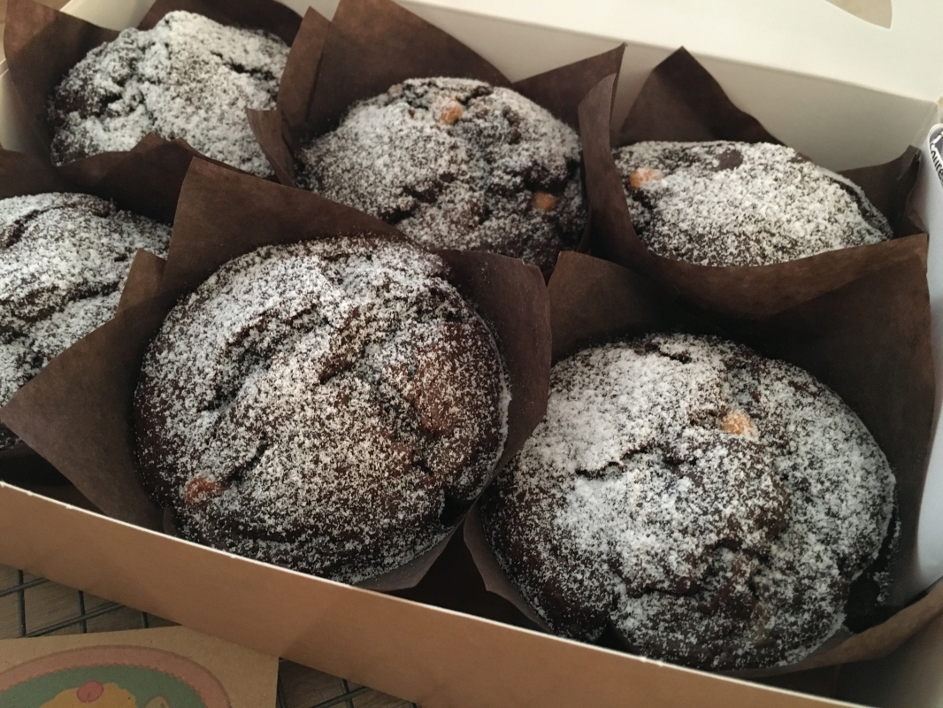 double-choc-chip-muffins-in-gift-box-march-2021.jpg