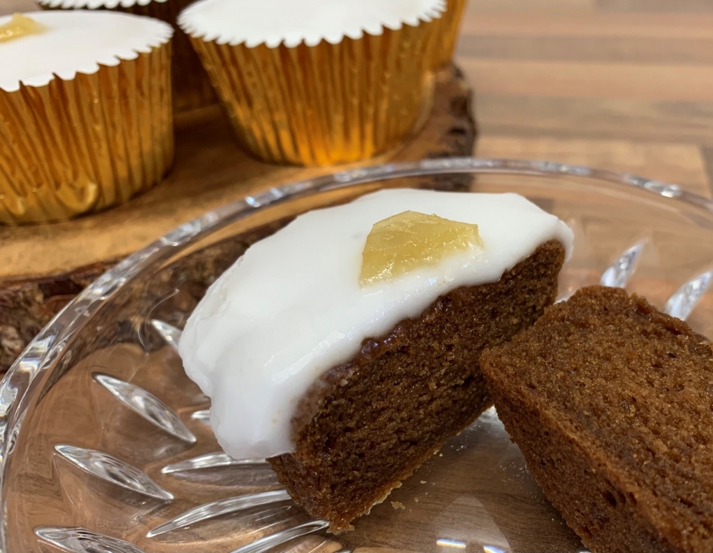 ginger-cupcake-with-lemon-icing-vegan-and-gluten-free-september-2021.jpg