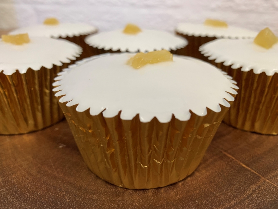 ginger-cupcakes-with-lemon-icing-and-stem-ginger-decoration-vegan-gluten-free-september-2021.jpg