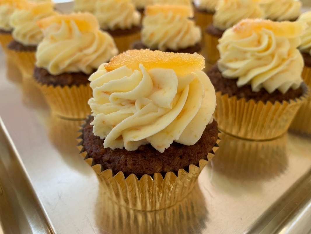 gluten-free-carrot-mini-cupcakes-with-candied-orange-segment-decoration-july-2022-2.jpg