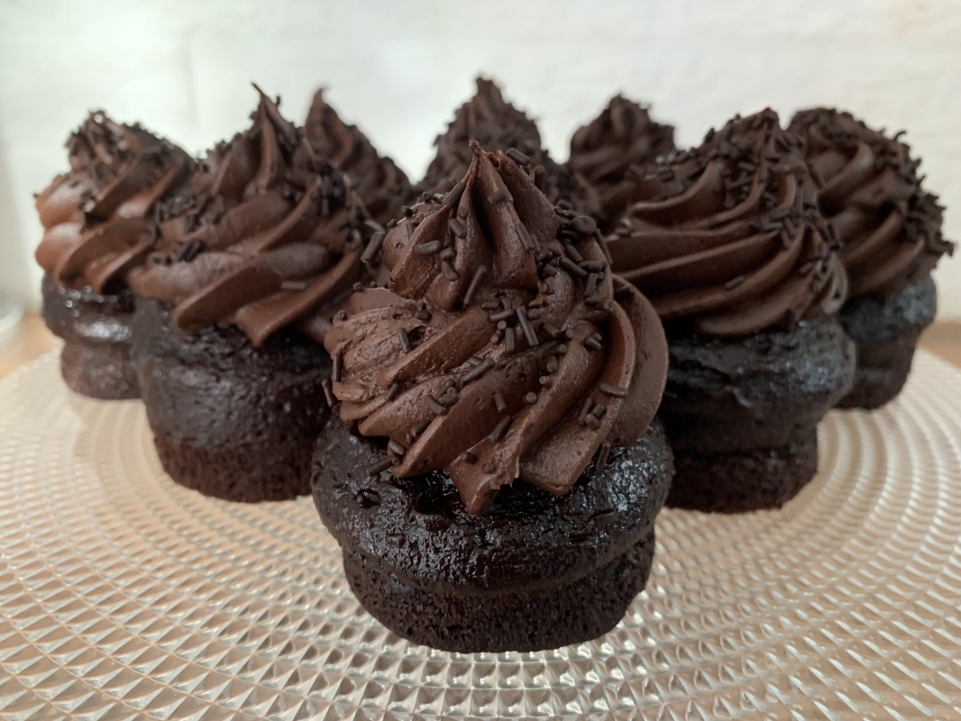 gluten-free-chocolate-mini-cakes-20-january-2025-new-recipe.jpeg
