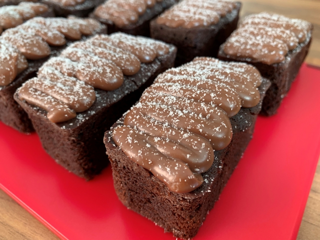 gluten-free-chocolate-mini-loaves-with-chocolate-ganache-july-2022.jpg