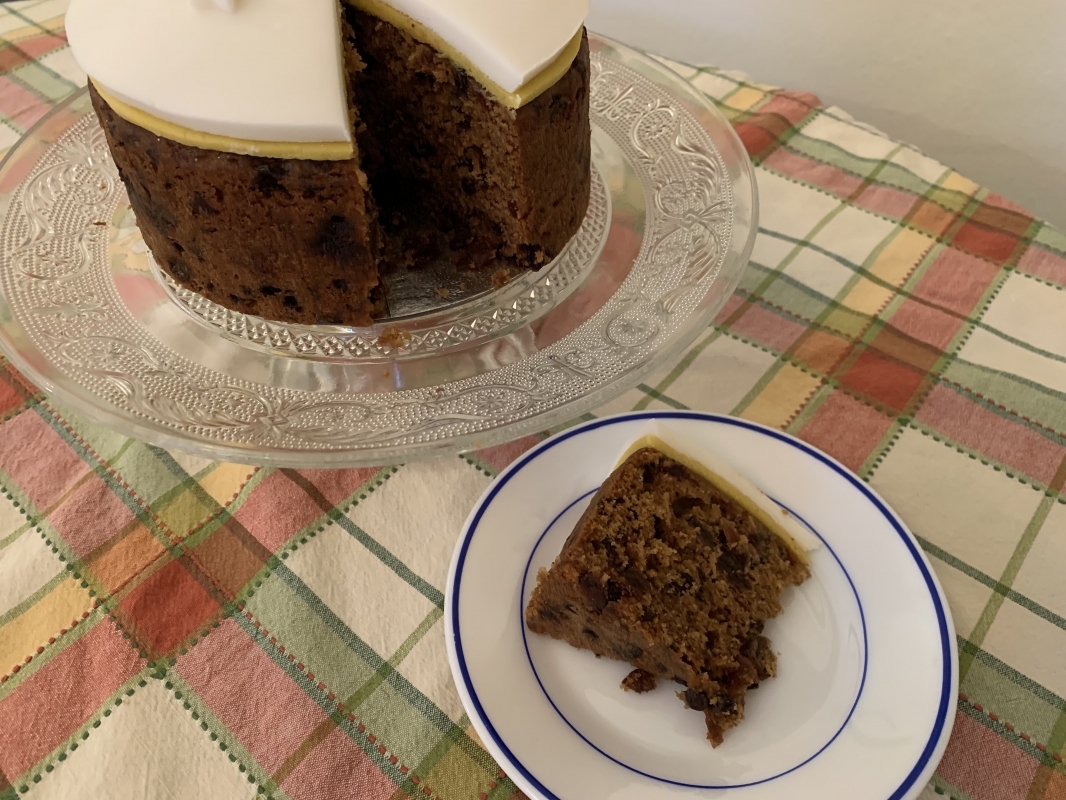 gluten-free-christmas-cake-fruit-cake-sliced-with-fondant-icing-and-marzipan-topping-january-2026-new-3-001.jpeg