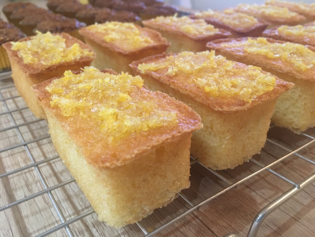 lemon-drizzle-mini-loaves-13.jpg