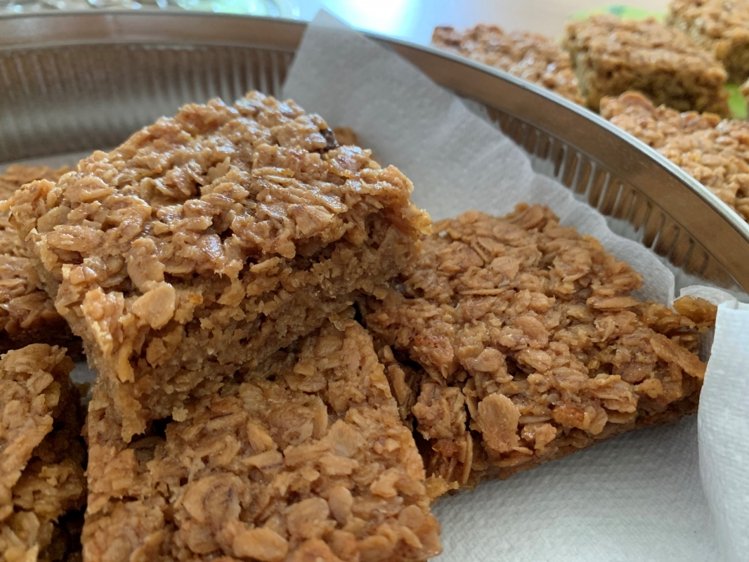 lemon-flapjacks-vegan-gluten-free-july-2021-3.jpg