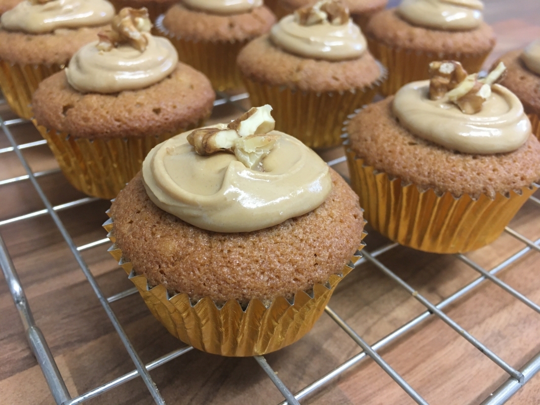 mini-coffee-walnut-cupcakes-2.jpg