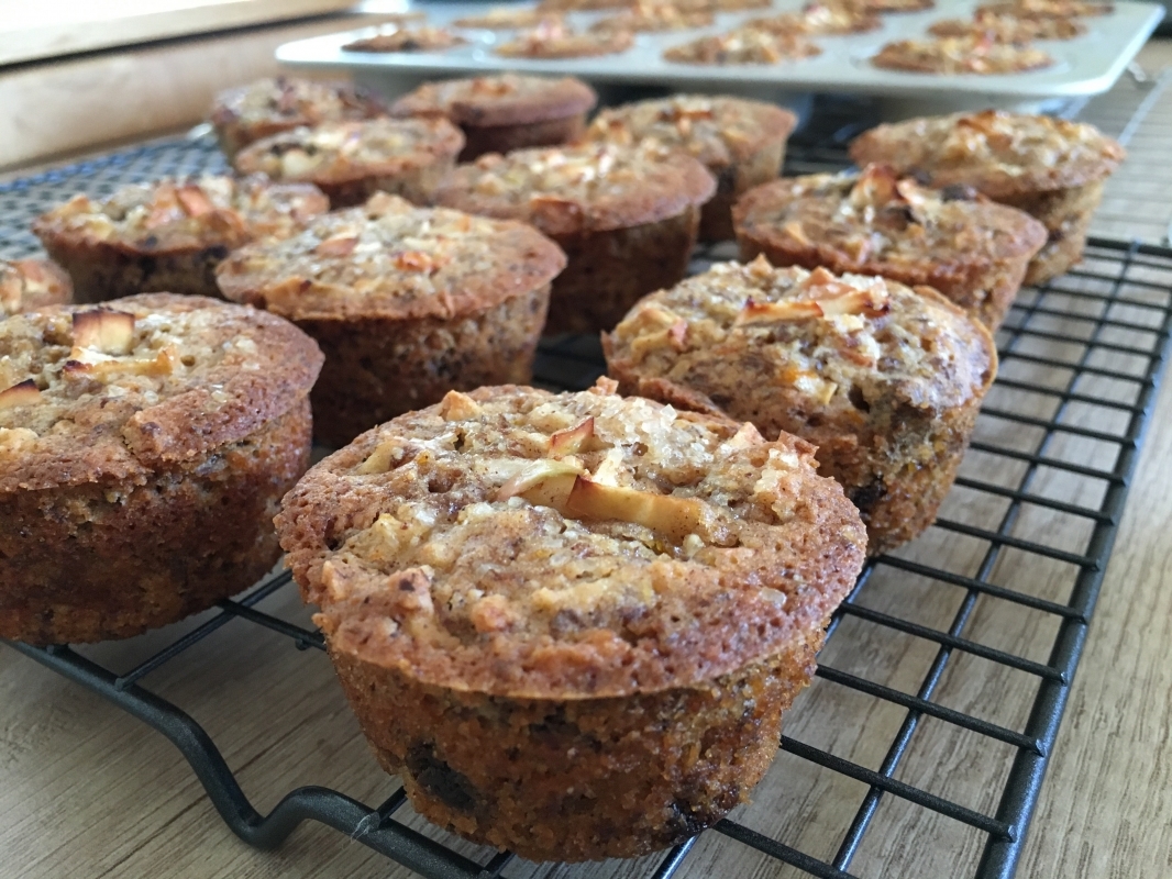 naked-apple-apricot-mini-muffins-freshly-baked--001.jpg