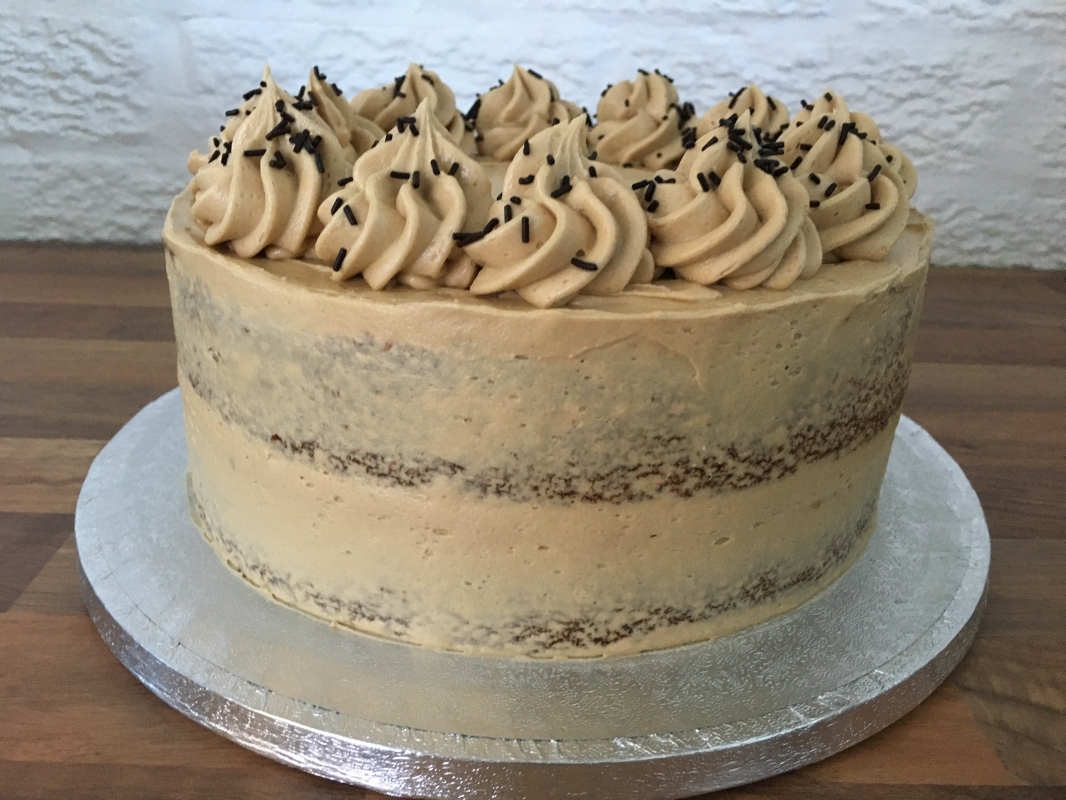 semi-naked-coffee-cake-with-coffee-buttercream-november-2020-3.jpg