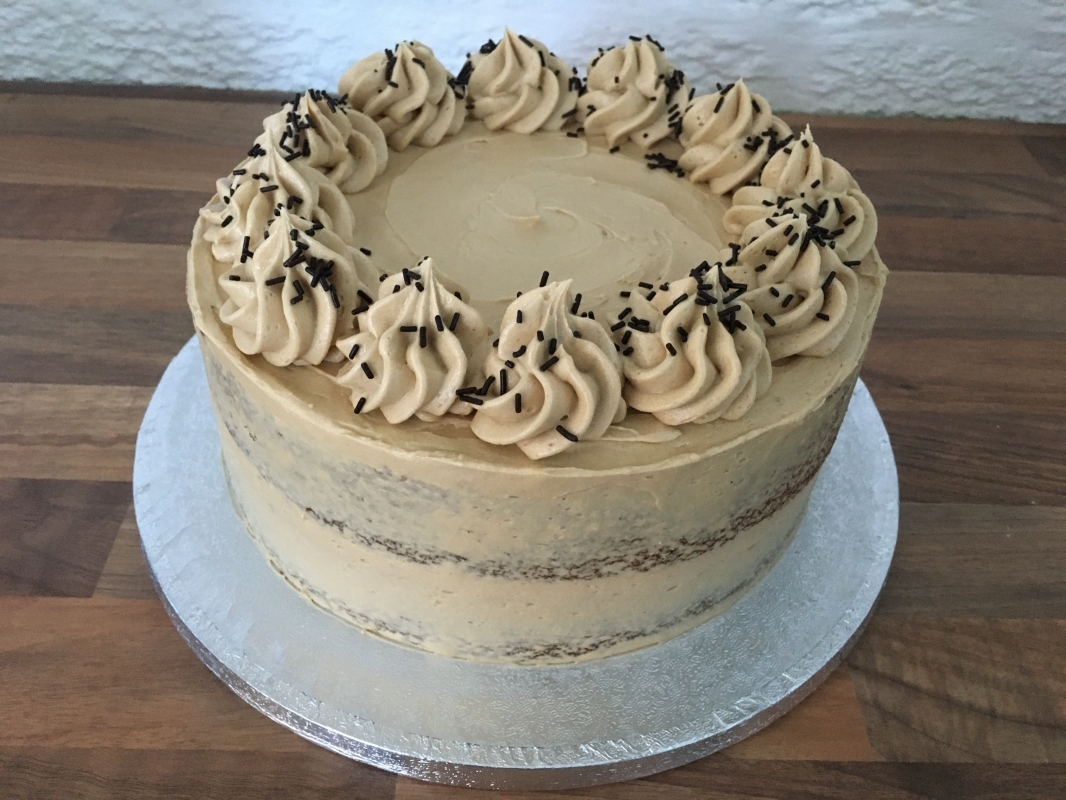 semi-naked-coffee-cake-with-coffee-buttercream-november-2020.jpg