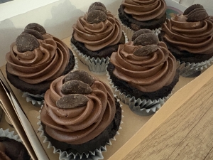 allergy-friendly-chocolate-cupcakes-with-chocolate-button-decoration-11-february-2026-001.jpeg