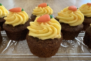 gluten-free-carrot-orange-mini-cakes-march-2026-4.jpeg
