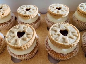 jammie-dodger-cupcakes-october-2022.jpg