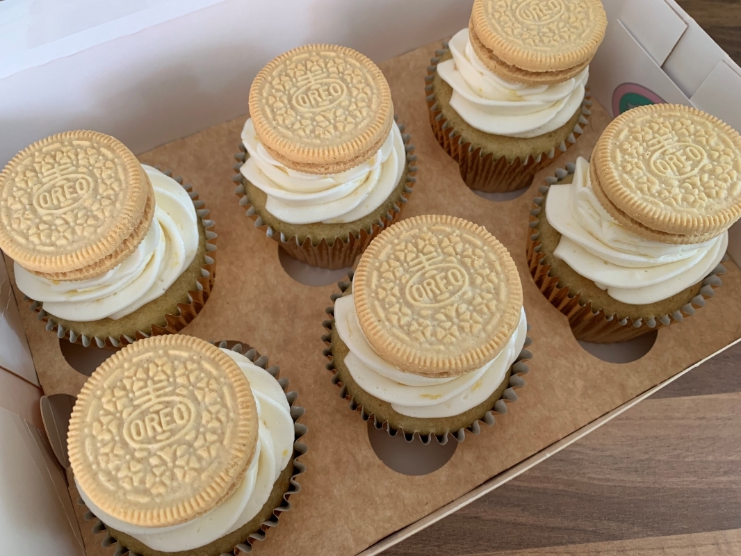 vegan-golden-oreo-cupcakes-august-2022-2.jpg