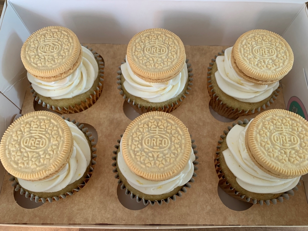 vegan-golden-oreo-cupcakes-august-2022.jpg
